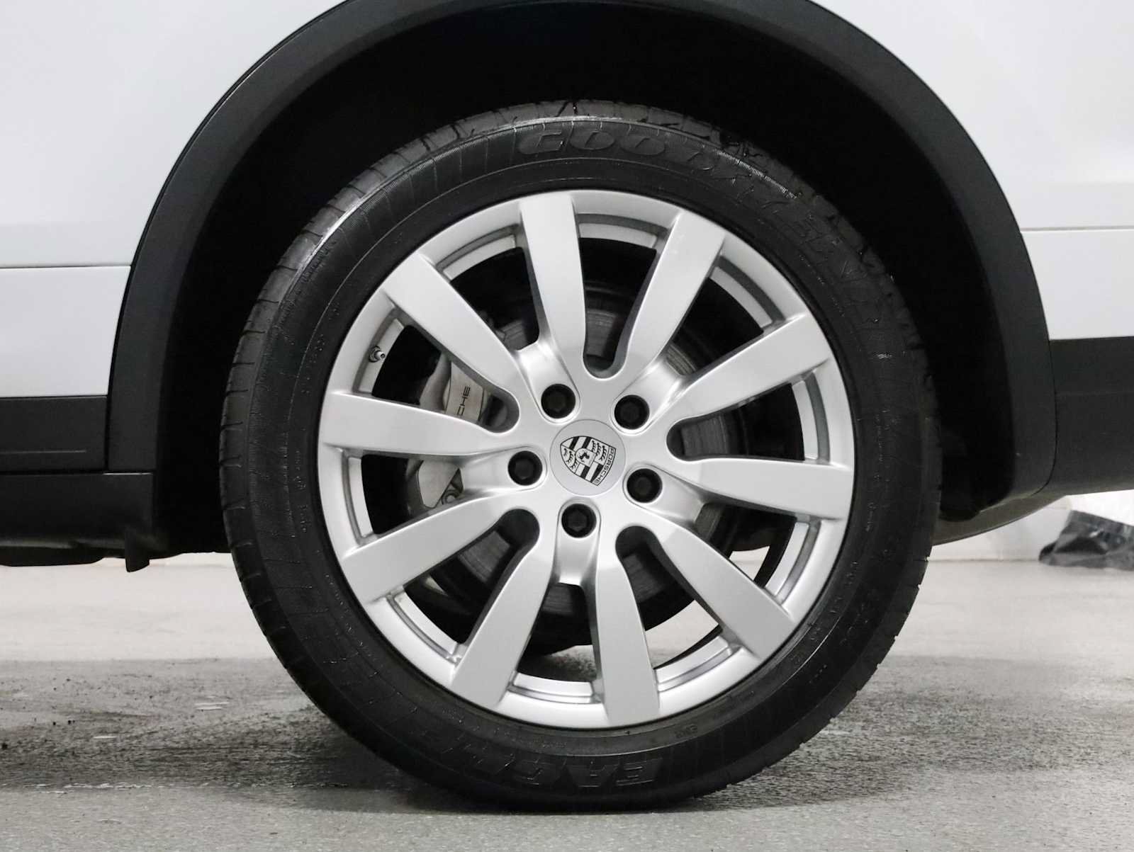 Used 2015 Porsche Cayenne S AWD/4WD image 39