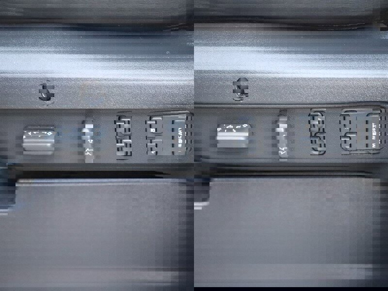 Used 2002 Land Rover Range Rover HSE image 30