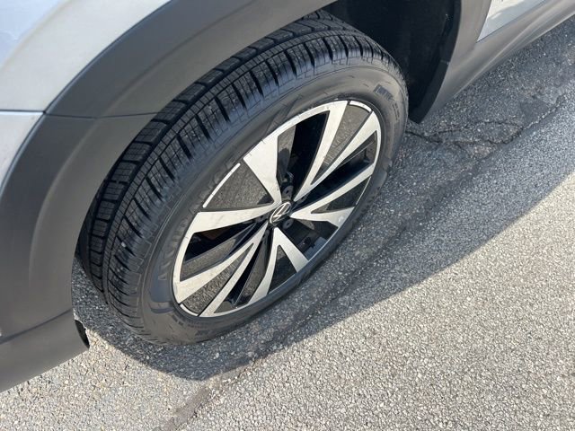 Used 2023 Volkswagen Taos SE FWD image 19