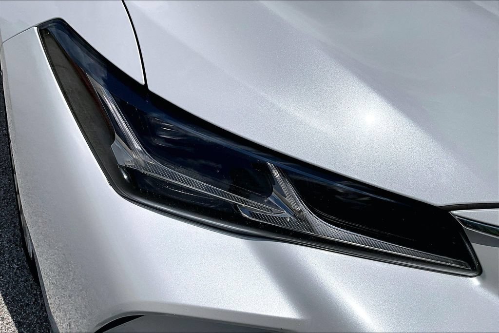 Used 2019 Toyota Avalon Limited w/ Advanced Safety Package FWD image 27