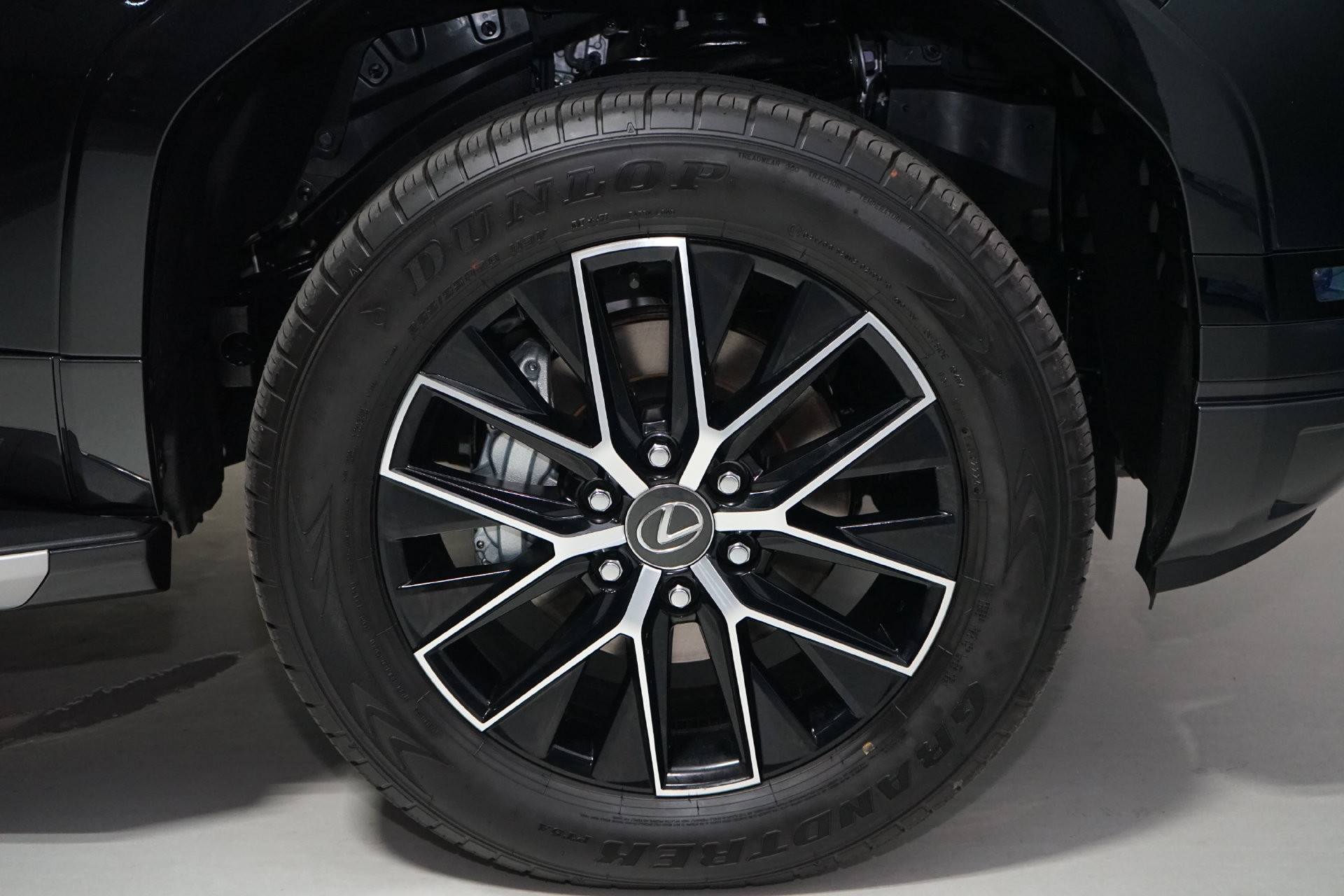 Used 2026 Lexus GX 550 w/ Accessory Package (2T) AWD/4WD image 31
