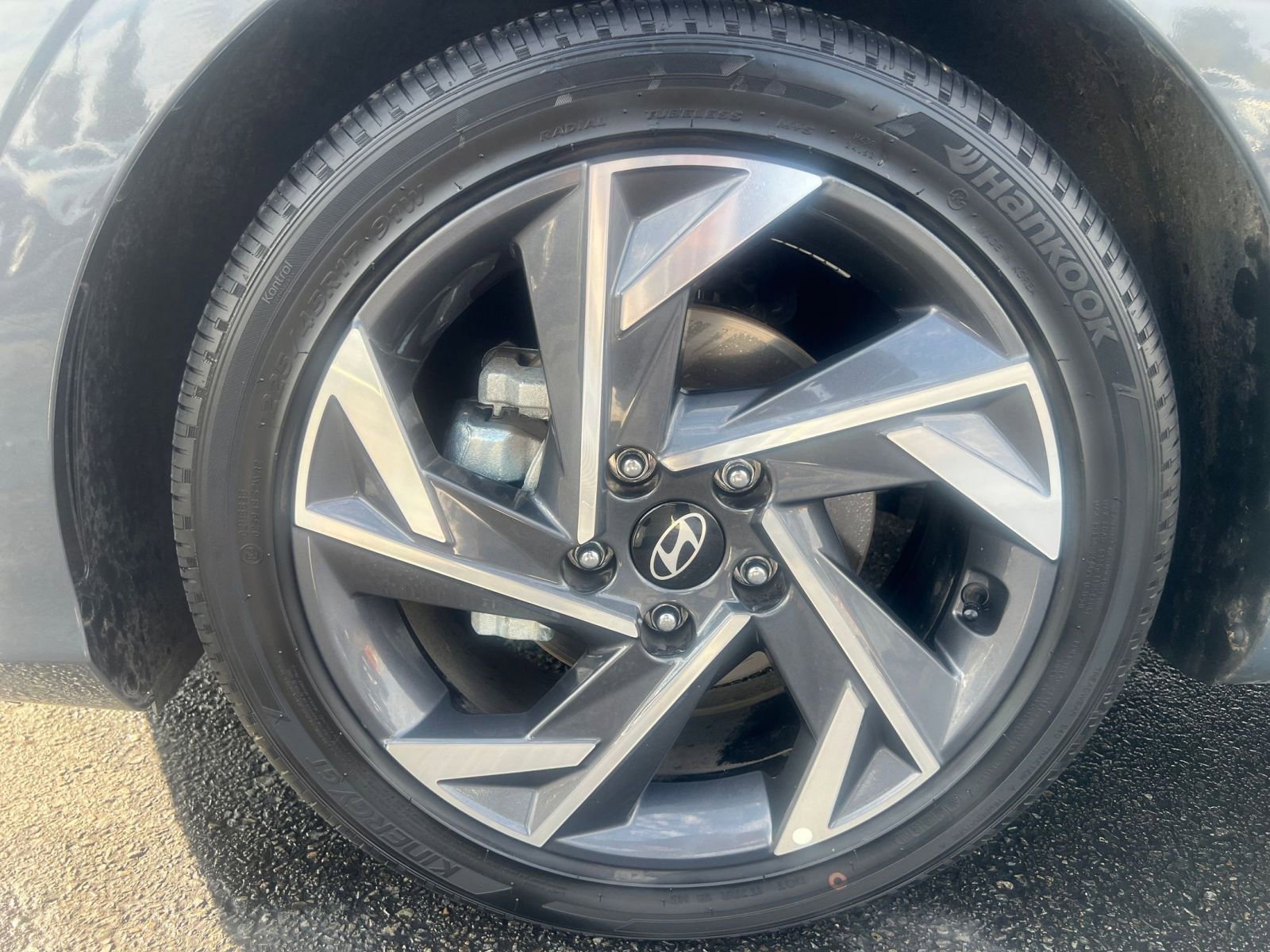 Used 2025 Hyundai Elantra SEL image 30