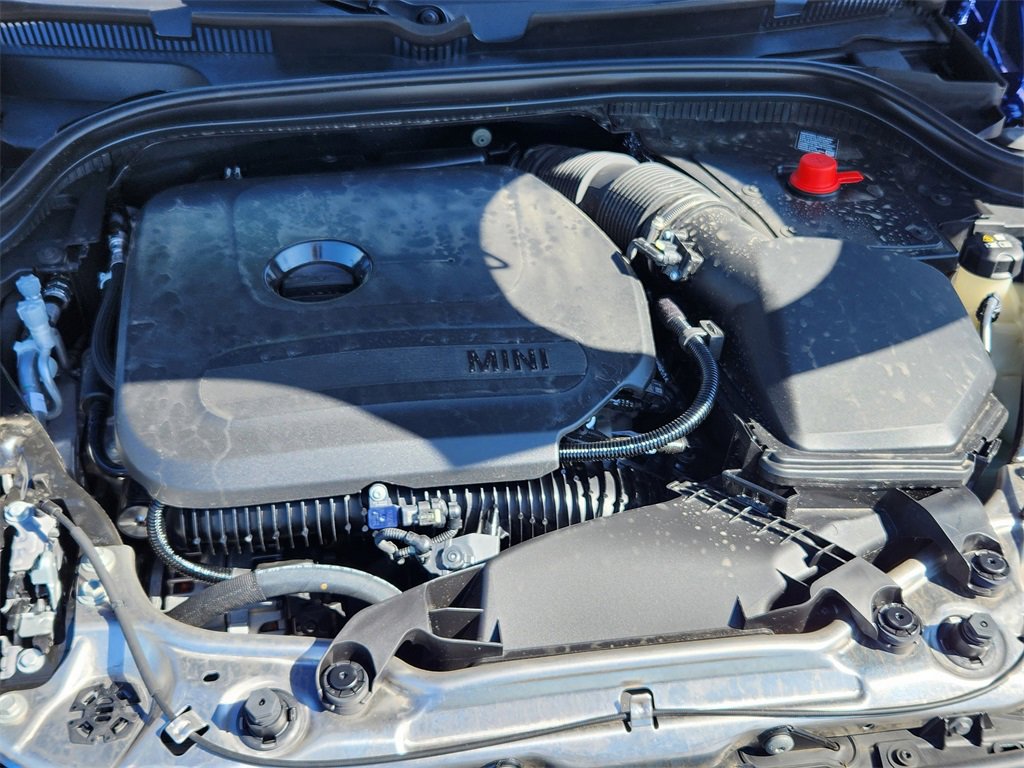 Used 2025 MINI Cooper 2-Door Hardtop image 18