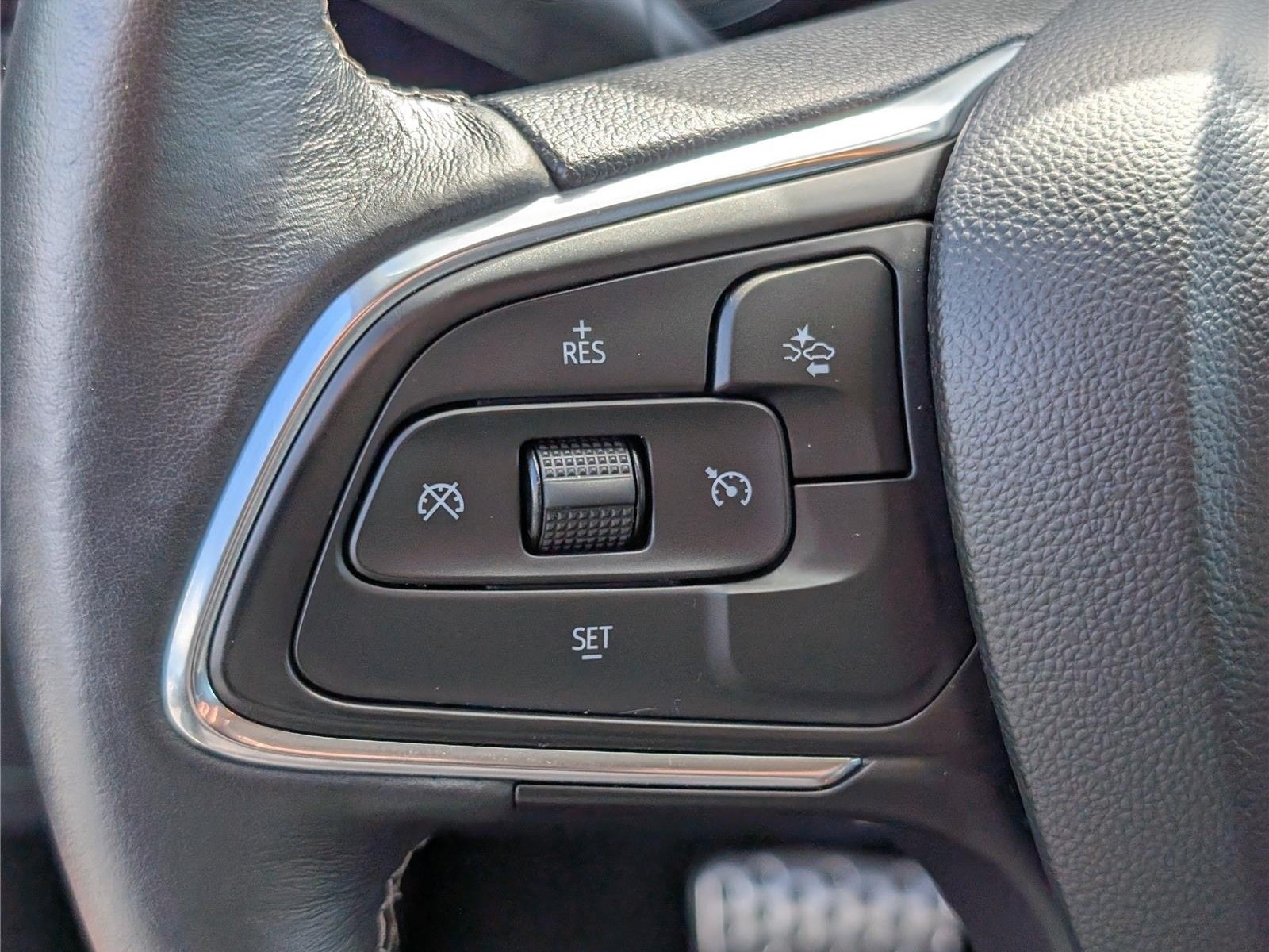 Used 2023 Buick Encore GX Select w/ Sport Touring Package AWD/4WD image 23