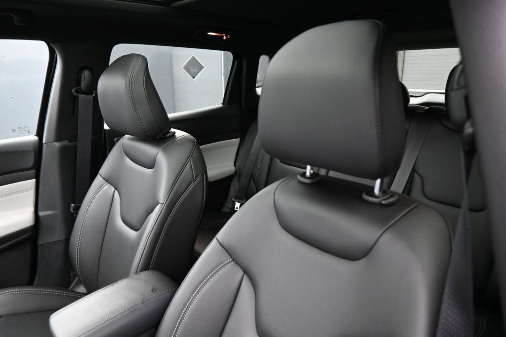 New 2027 Jeep Compass Limited AWD/4WD image 13