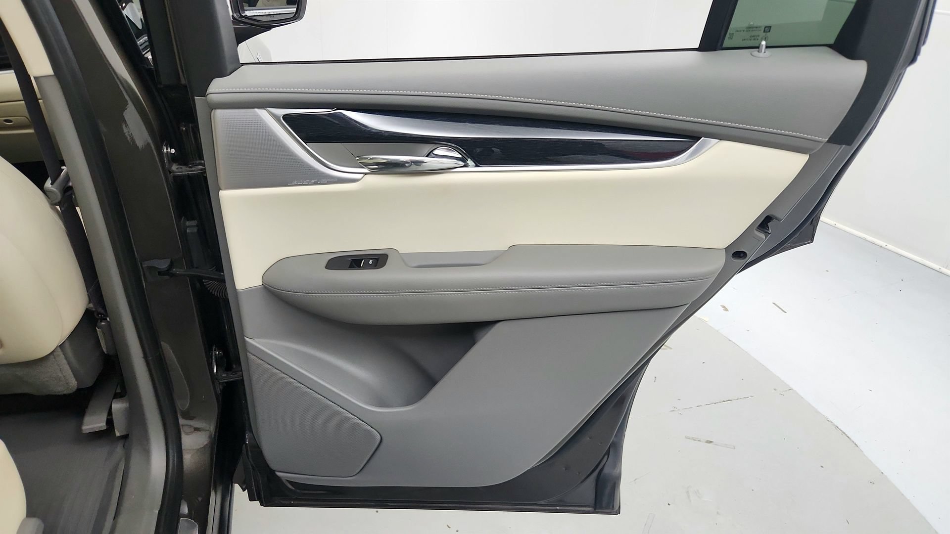 Certified 2020 Cadillac XT6 Premium Luxury FWD image 27