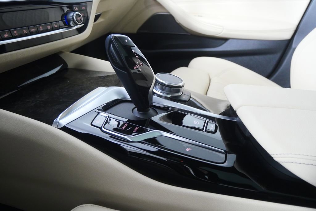 Certified 2023 BMW 530i w/ Premium Package image 25