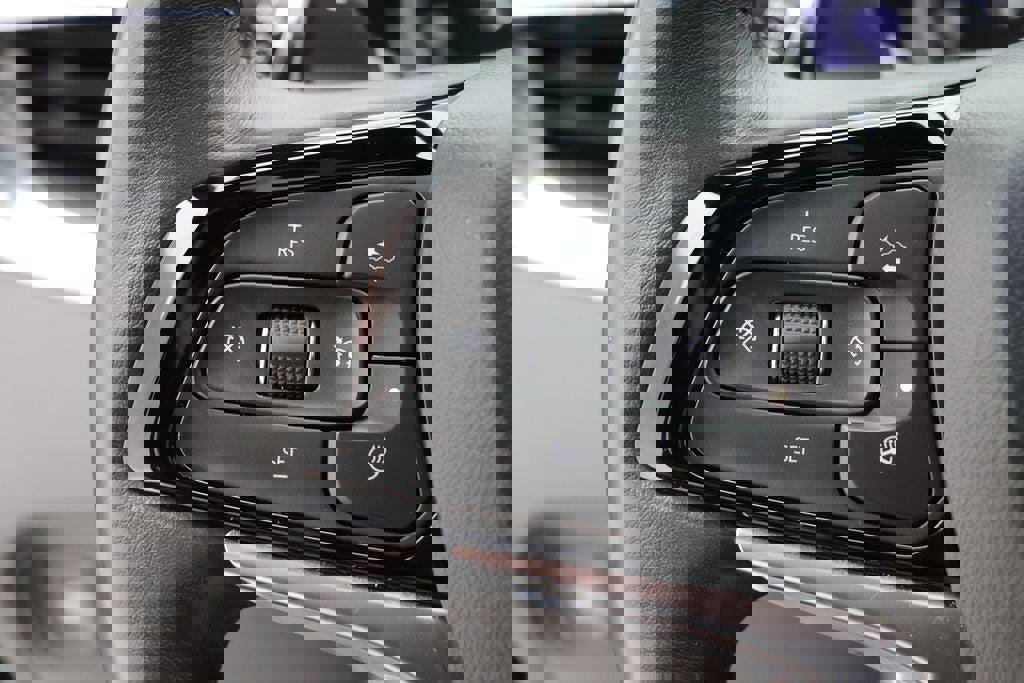 Used 2022 Buick Enclave Essence w/ Experience Buick Package image 21