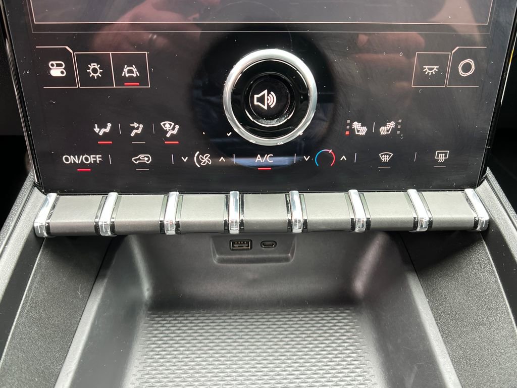 Used 2025 GMC Terrain Elevation image 17