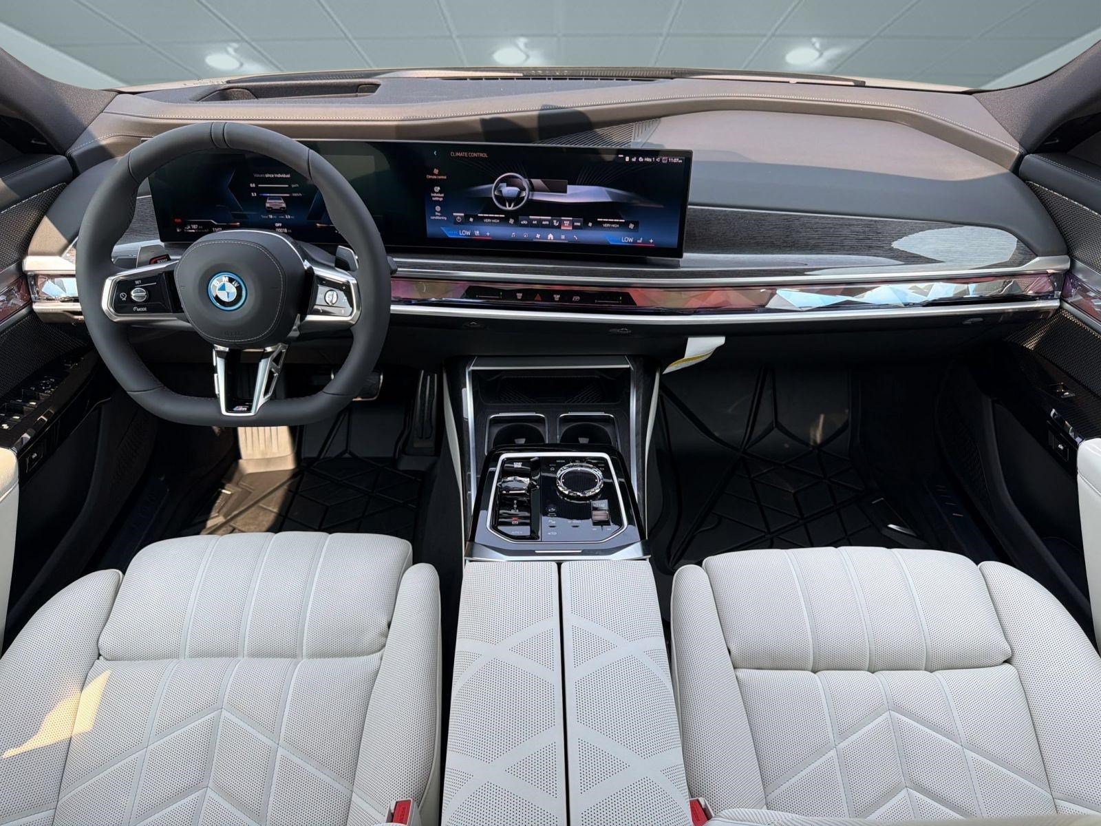 New 2026 BMW 750e xDrive AWD/4WD image 15