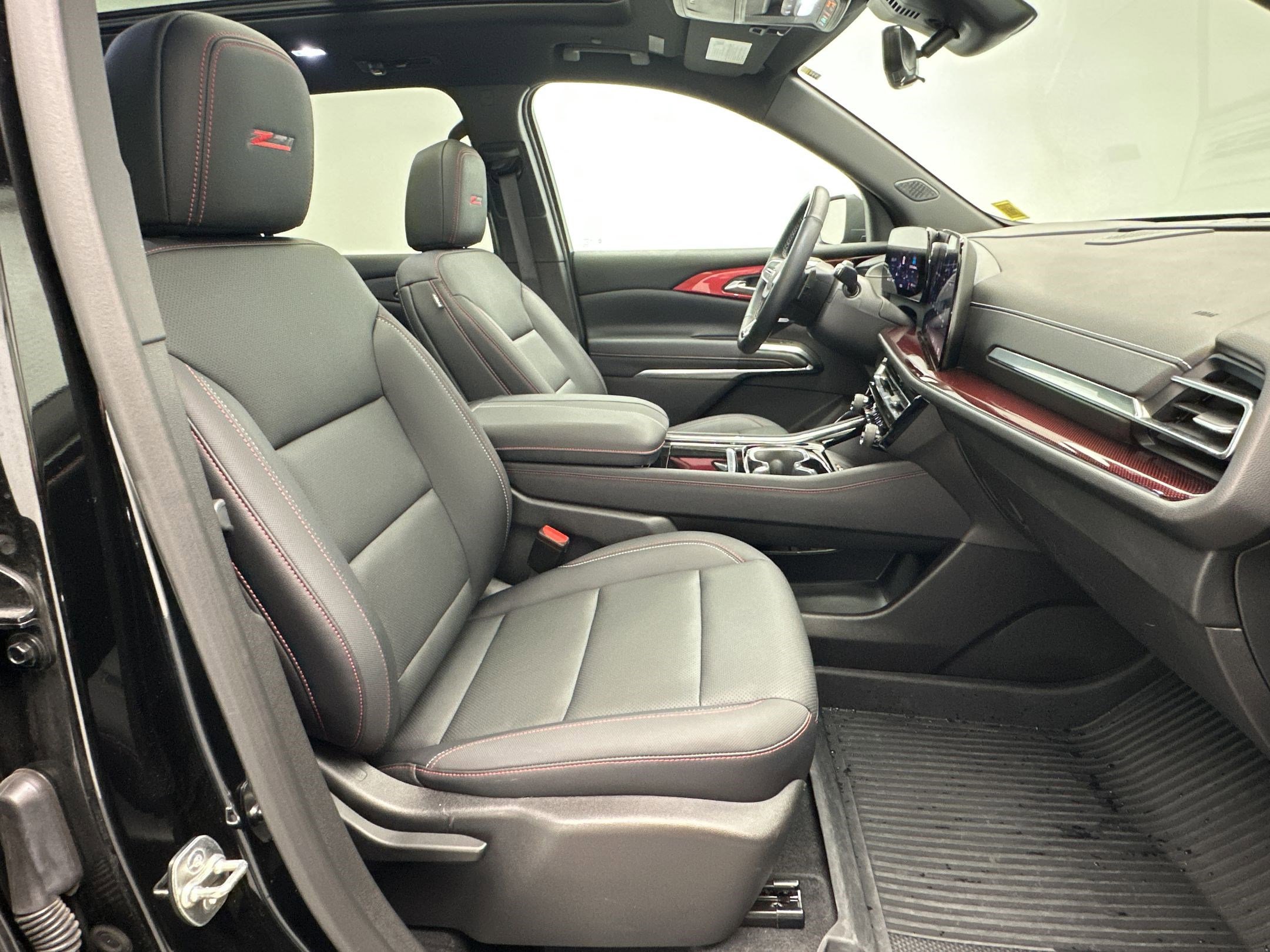 Certified 2025 Chevrolet Traverse Z71 w/ Enhanced Driving Package image 31