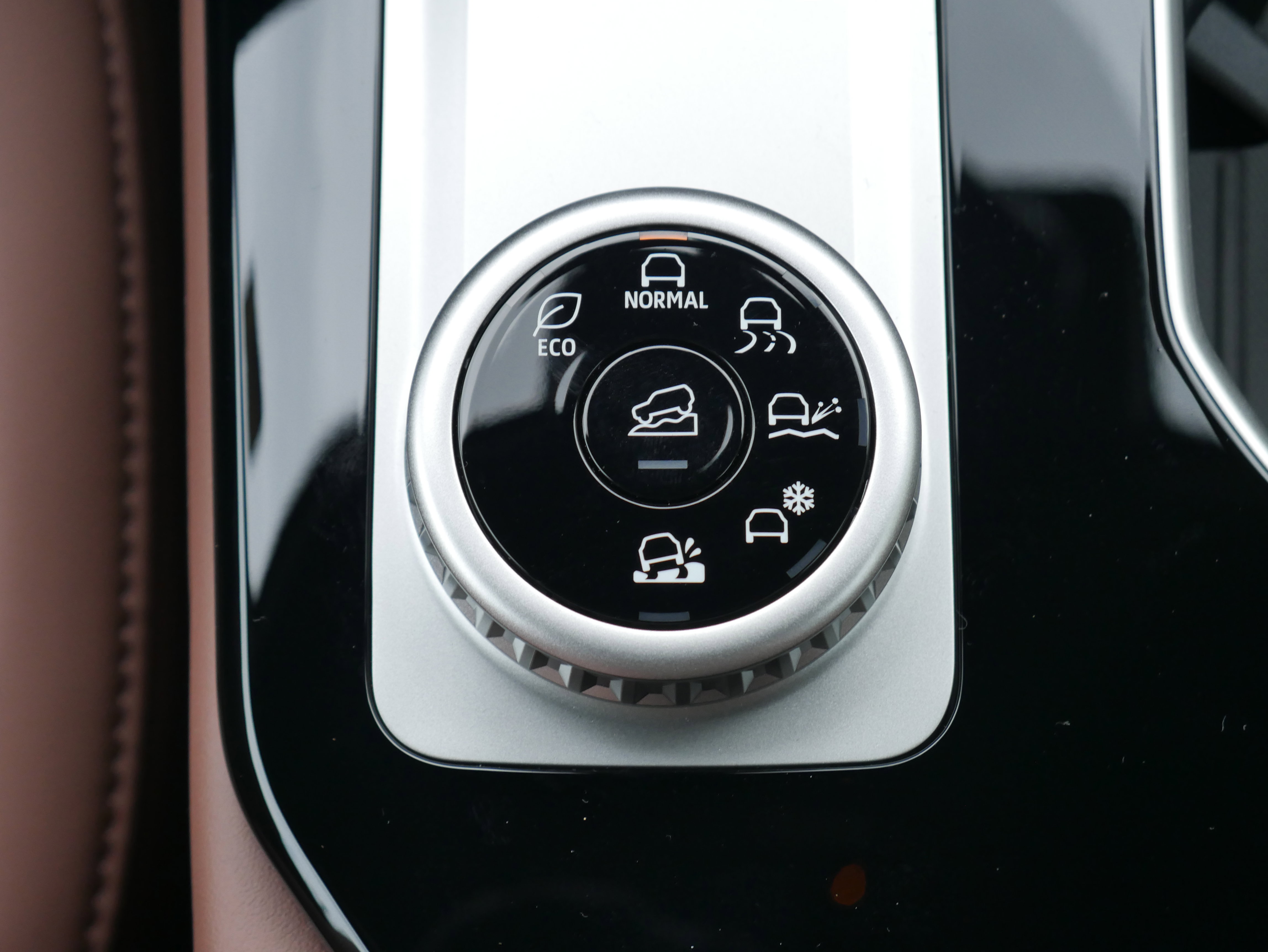 New 2025 Mitsubishi Outlander SEL image 23