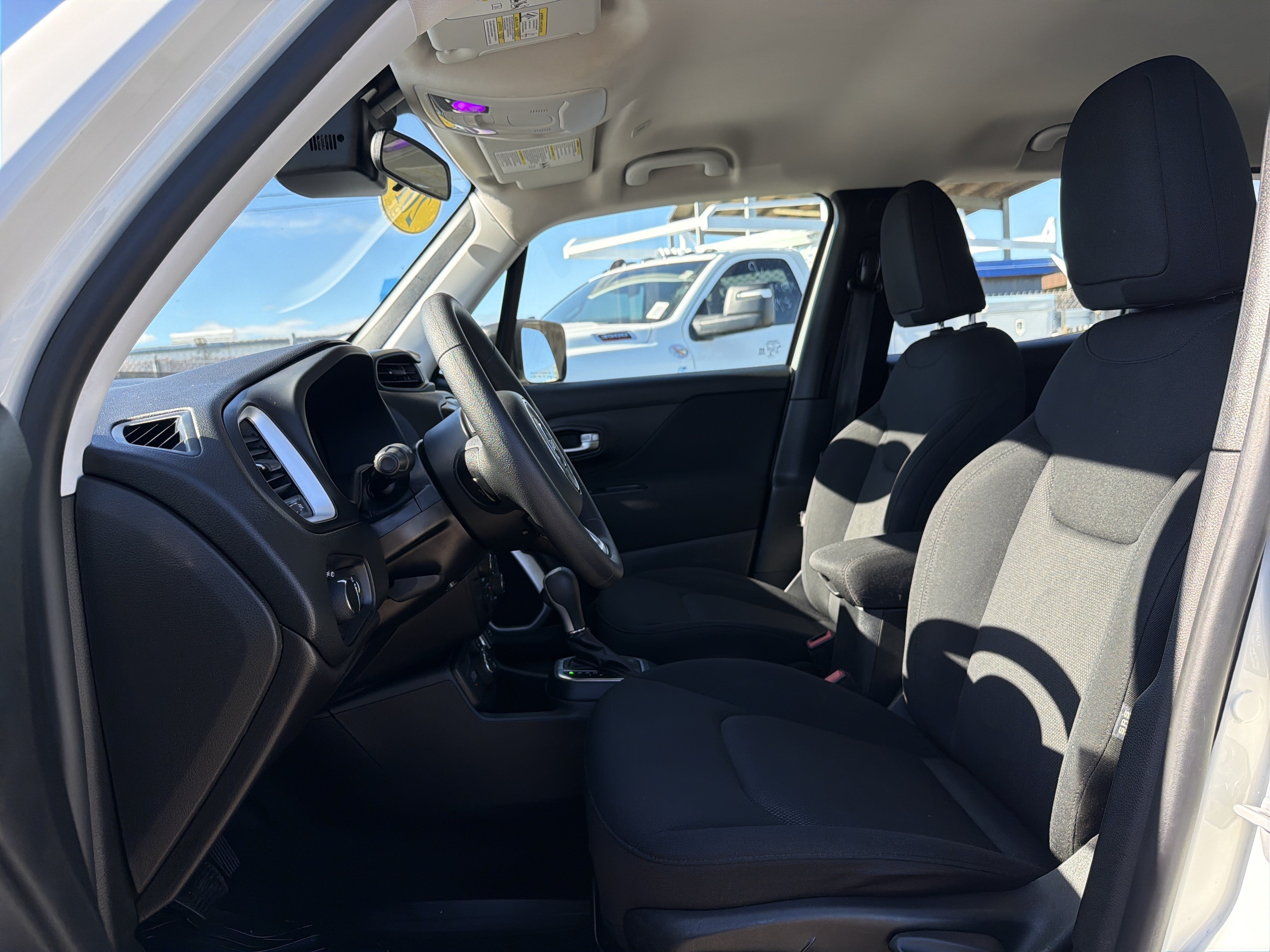 Used 2019 Jeep Renegade Sport w/ UConnect 7.0 Group AWD/4WD image 10
