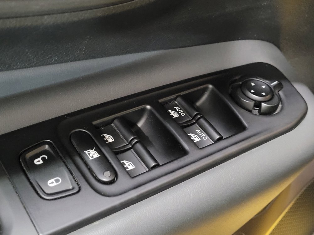 Used 2023 Jeep Renegade Latitude image 27