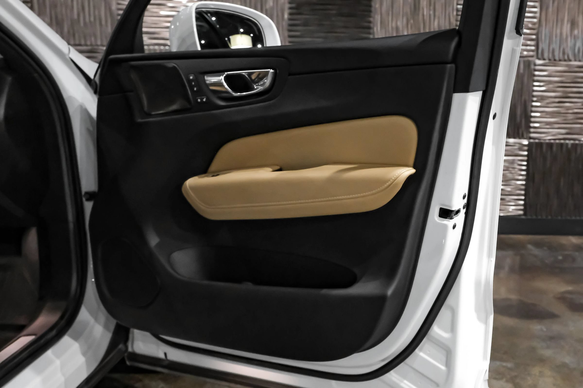 Used 2022 Volvo XC60 B5 Inscription w/ Advanced Package FWD image 38