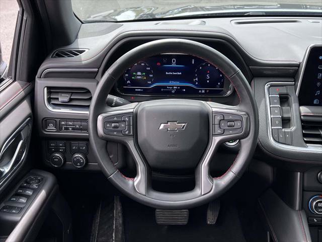 Used 2024 Chevrolet Suburban RST w/ Luxury Package AWD/4WD image 17
