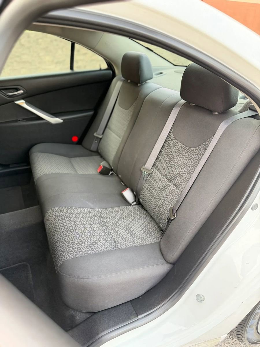 Used 2010 Pontiac G6 Sedan 4D image 16