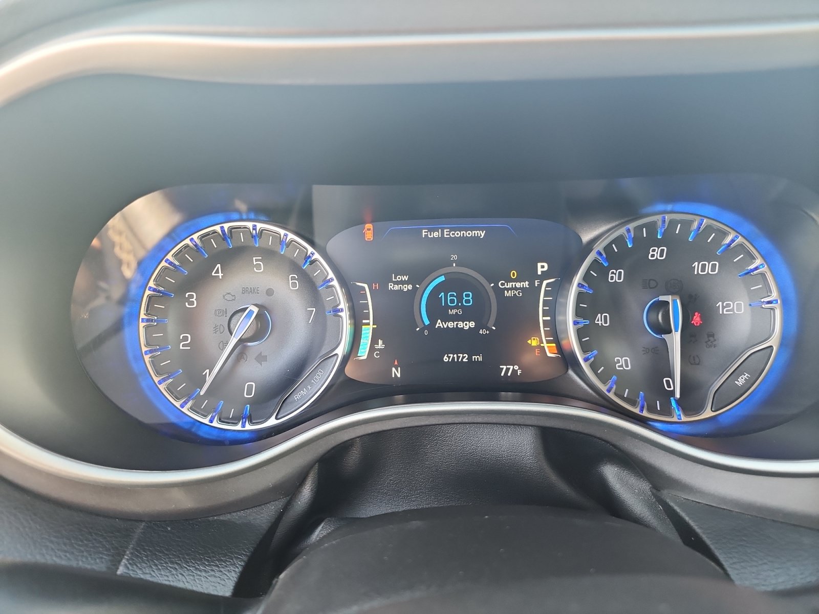 Used 2024 Chrysler Pacifica Touring-L FWD image 12