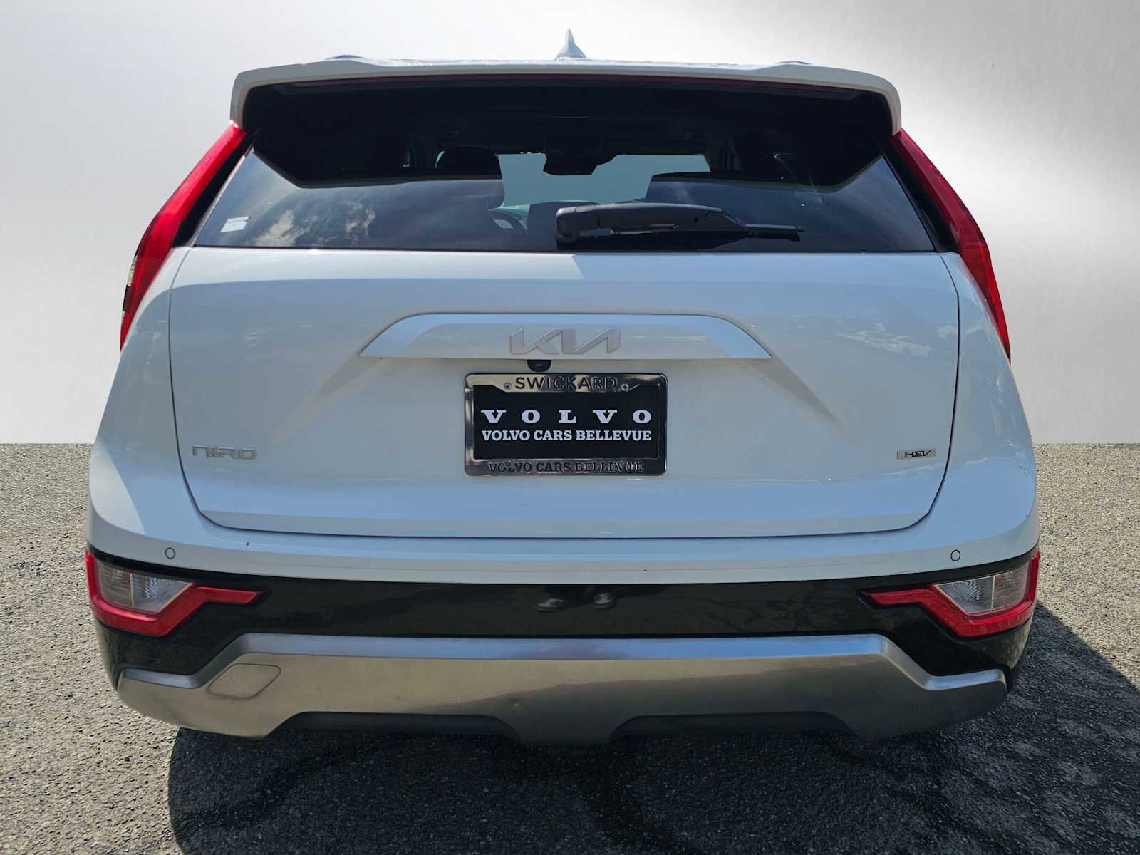 Used 2023 Kia Niro SX image 4