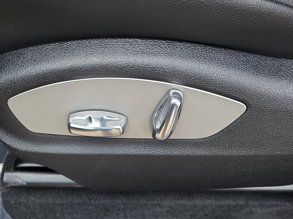 Certified 2025 Porsche Macan image 27