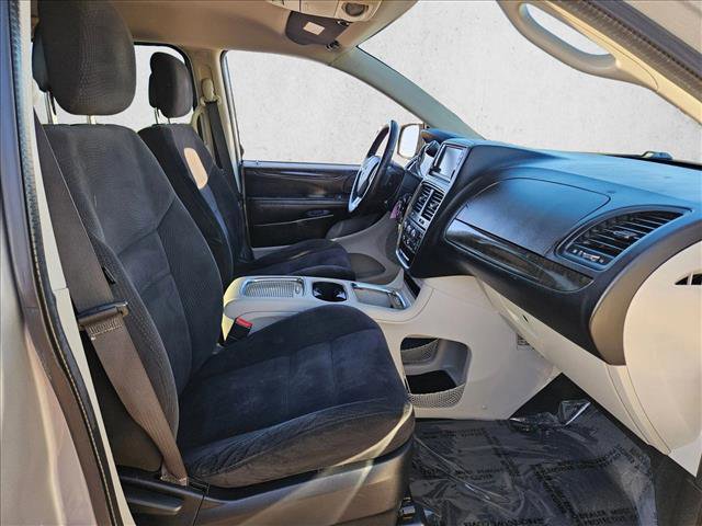 Used 2014 Dodge Grand Caravan SXT w/ Rear Park Assist Package FWD image 25