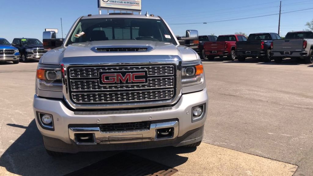 Used 2018 GMC Sierra 2500 Denali w/ Duramax Plus Package AWD/4WD image 3