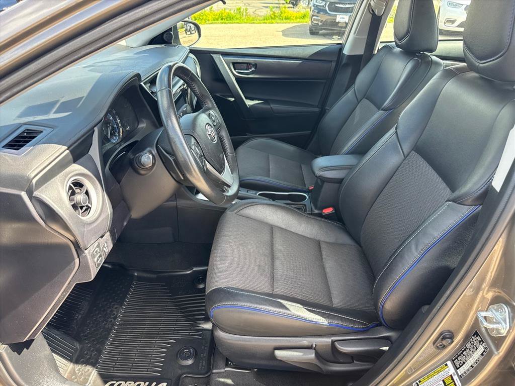 Used 2017 Toyota Corolla SE w/ Body Protection Package FWD image 6