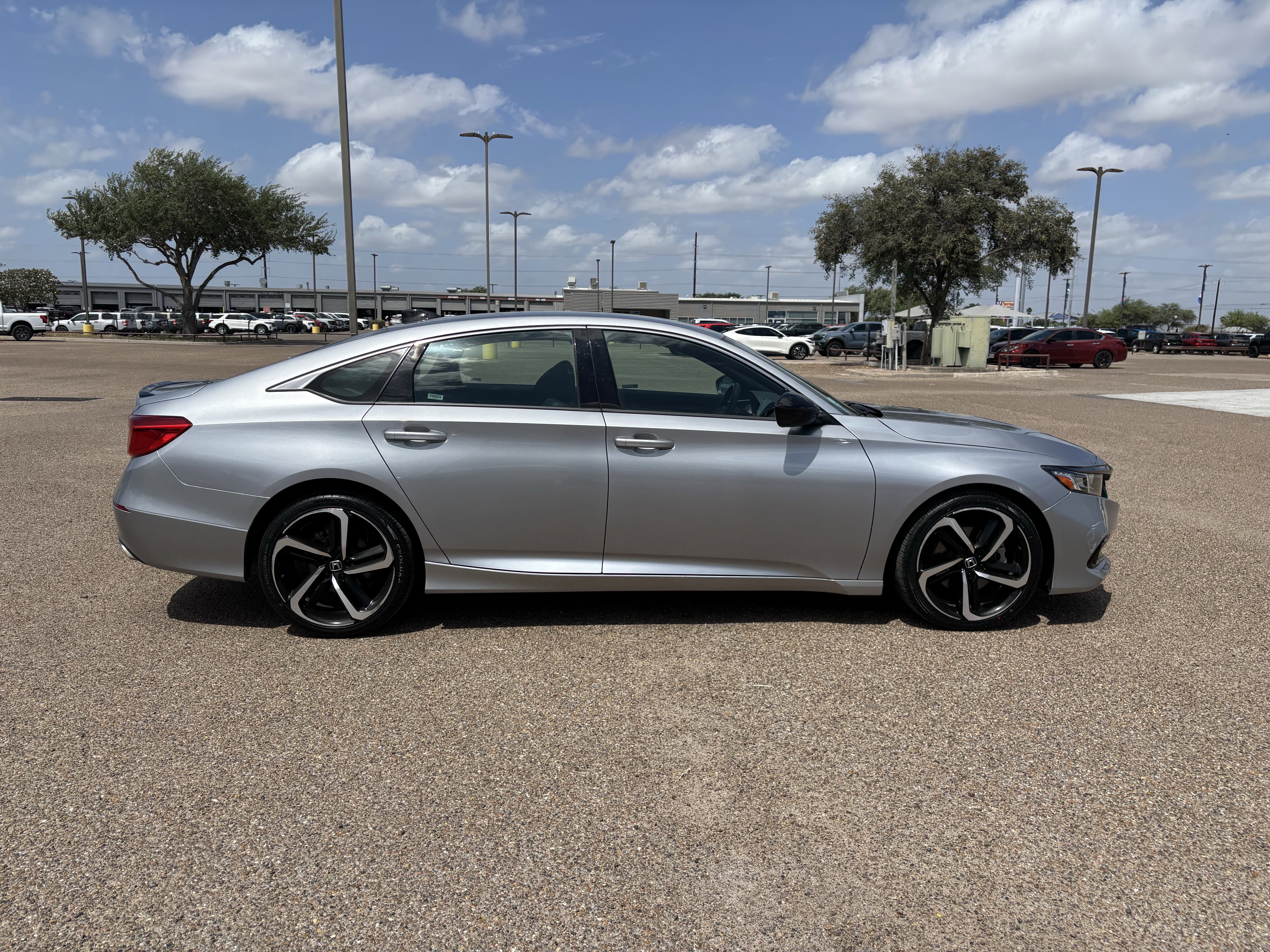 Used 2021 Honda Accord Sport image 4