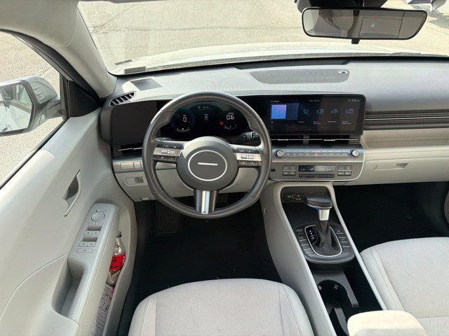 Used 2025 Hyundai Kona SEL AWD/4WD image 17