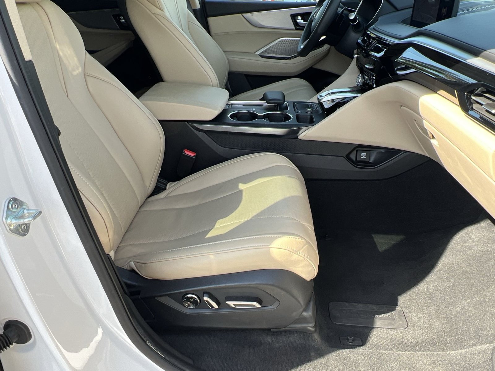 Certified 2024 Acura MDX w/ Technology Package FWD image 26