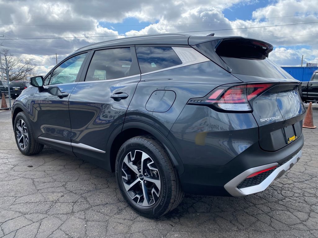 Used 2023 Kia Sportage EX image 6