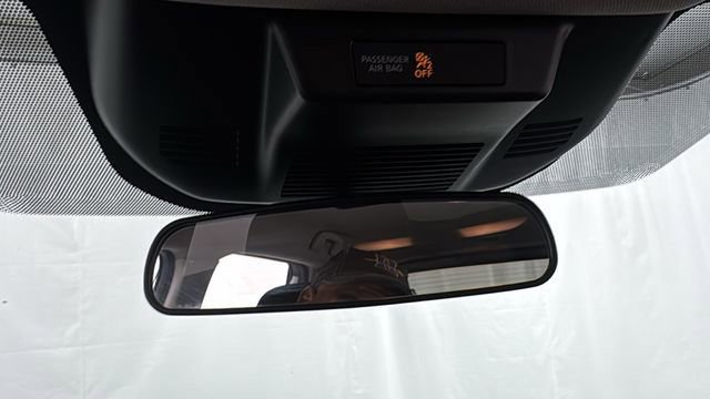 Certified 2025 Nissan Rogue SV image 32