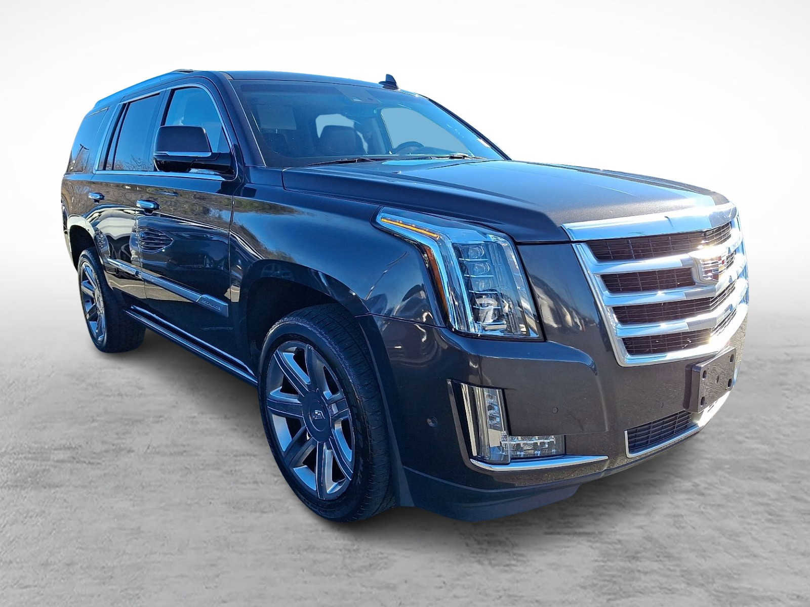 Used 2017 Cadillac Escalade Premium Luxury image 3