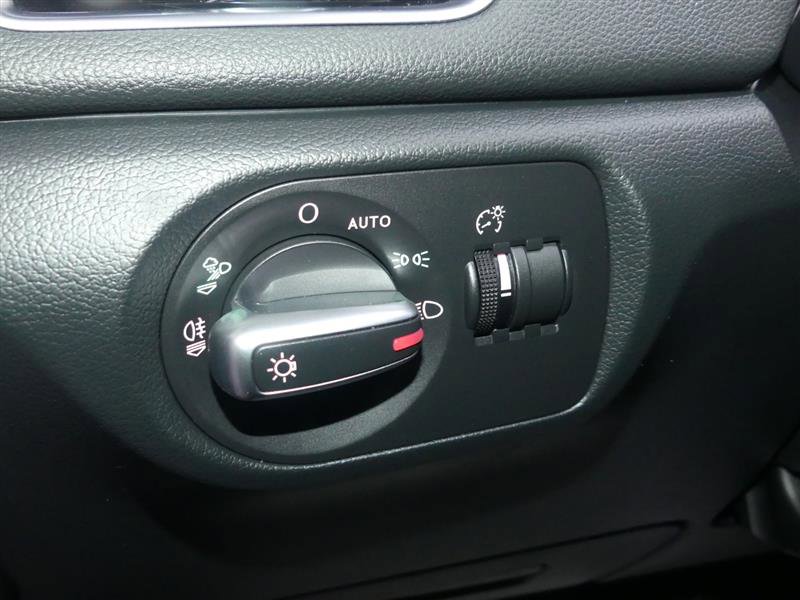 Used 2018 Audi Q3 2.0T Premium FWD image 28