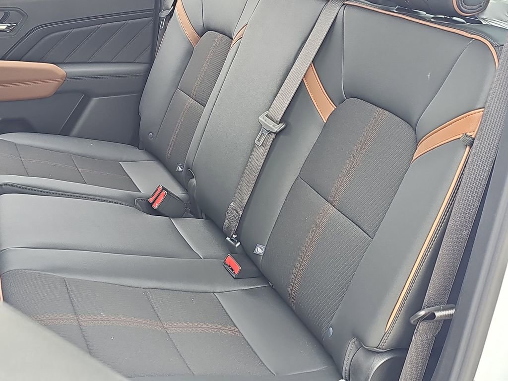 New 2025 GMC Canyon AT4 w/ Nightfall Edition image 32