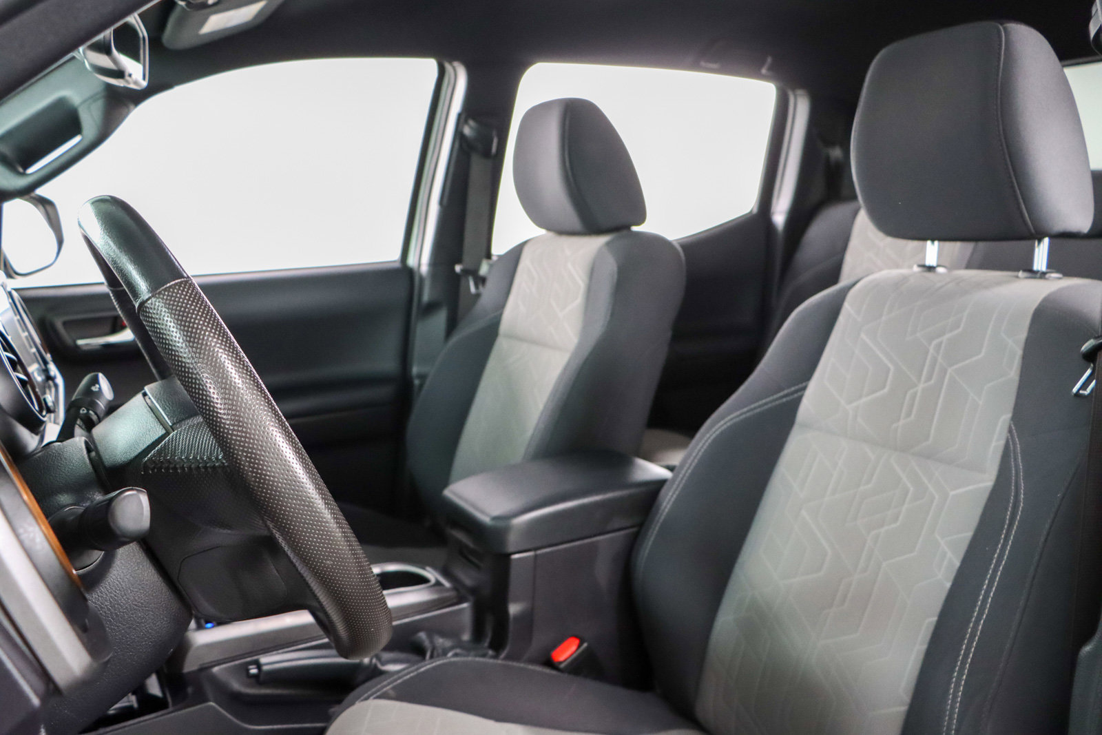 Used 2023 Toyota Tacoma TRD Off-Road image 25