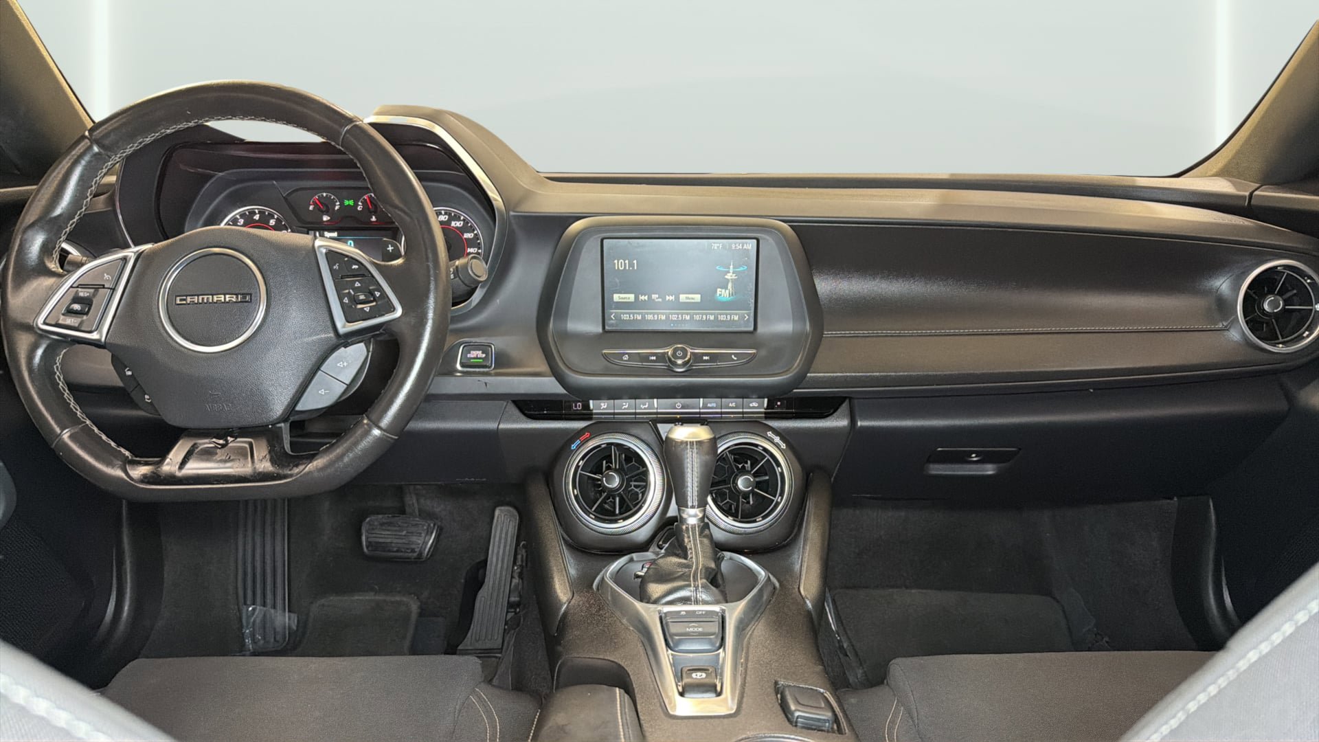 Used 2016 Chevrolet Camaro LT RWD image 15