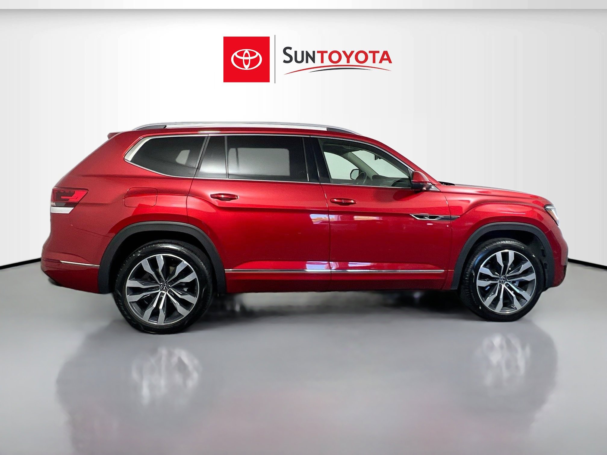 Used 2022 Volkswagen Atlas SEL Premium AWD/4WD image 2