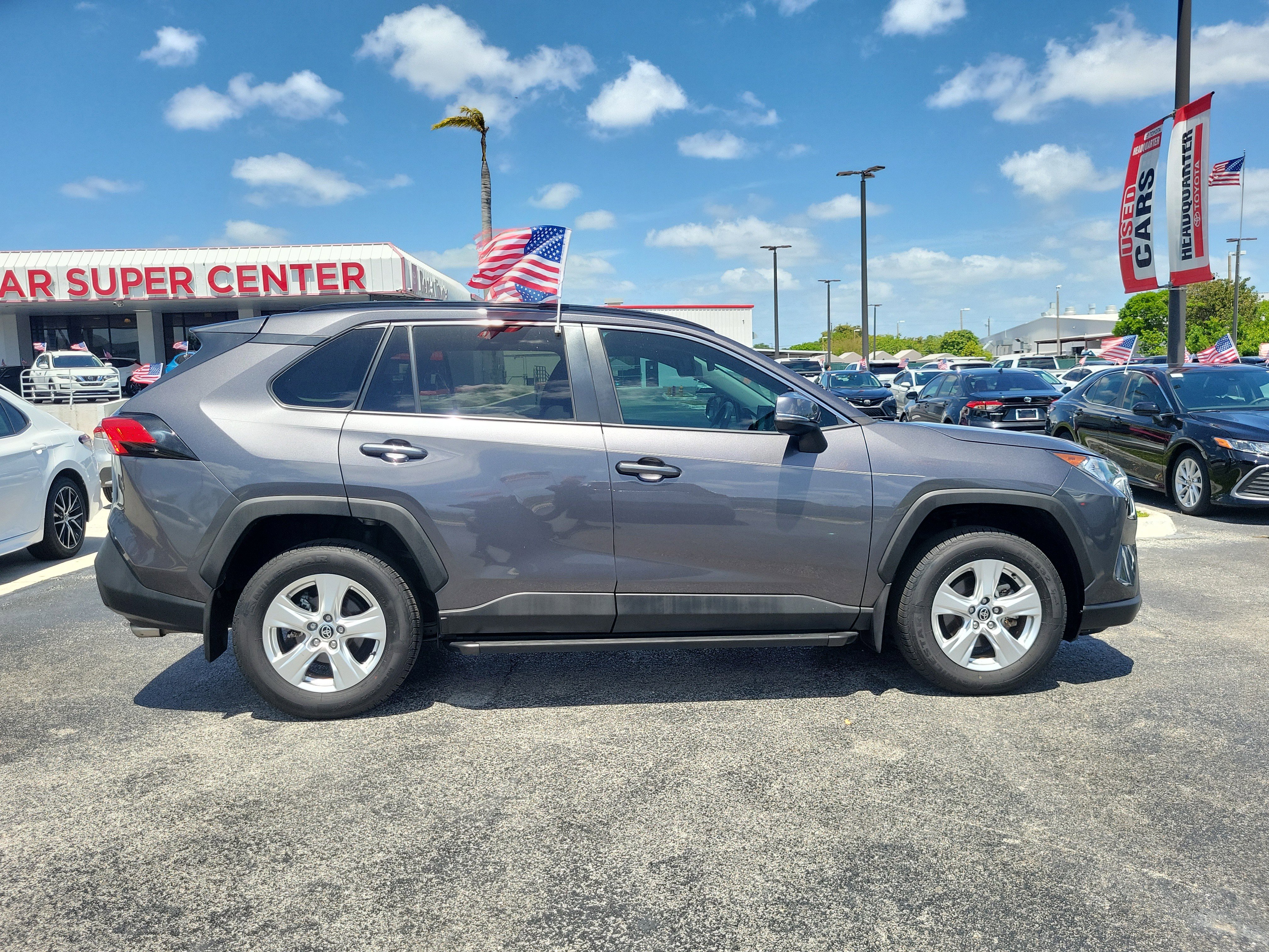 Used 2021 Toyota RAV4 XLE w/ Convenience Package FWD image 13