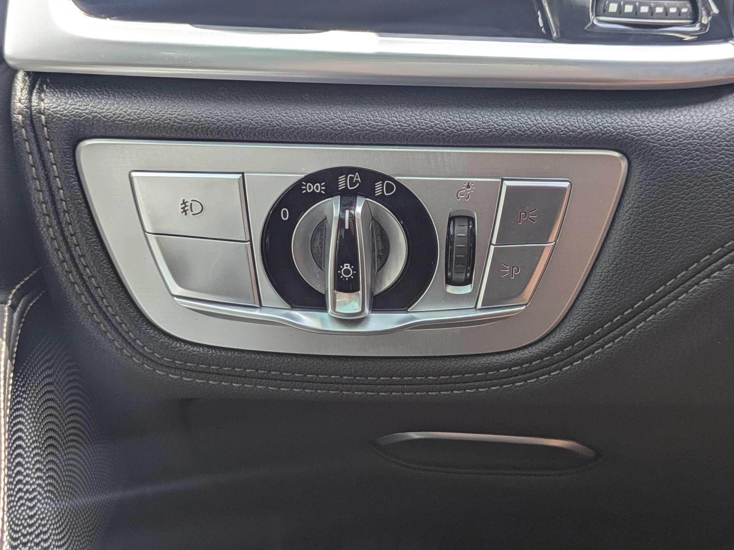 Used 2018 BMW 750i xDrive AWD/4WD image 23