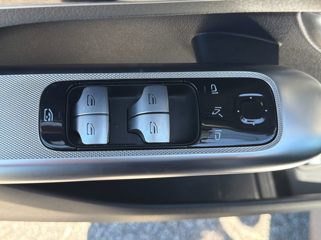 Used 2026 Mercedes-Benz GLC 300 image 27