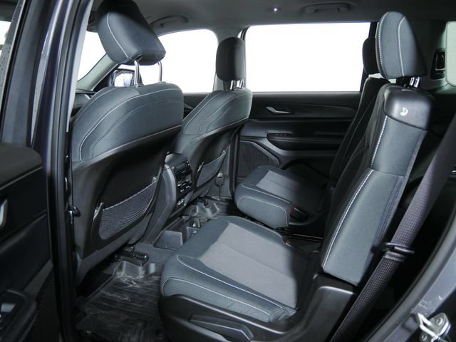 Used 2023 Jeep Grand Cherokee L Laredo w/ Luxury Tech Group I AWD/4WD image 16
