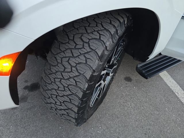 Used 2024 GMC Yukon XL AT4 w/ AT4 Premium Plus Package image 26