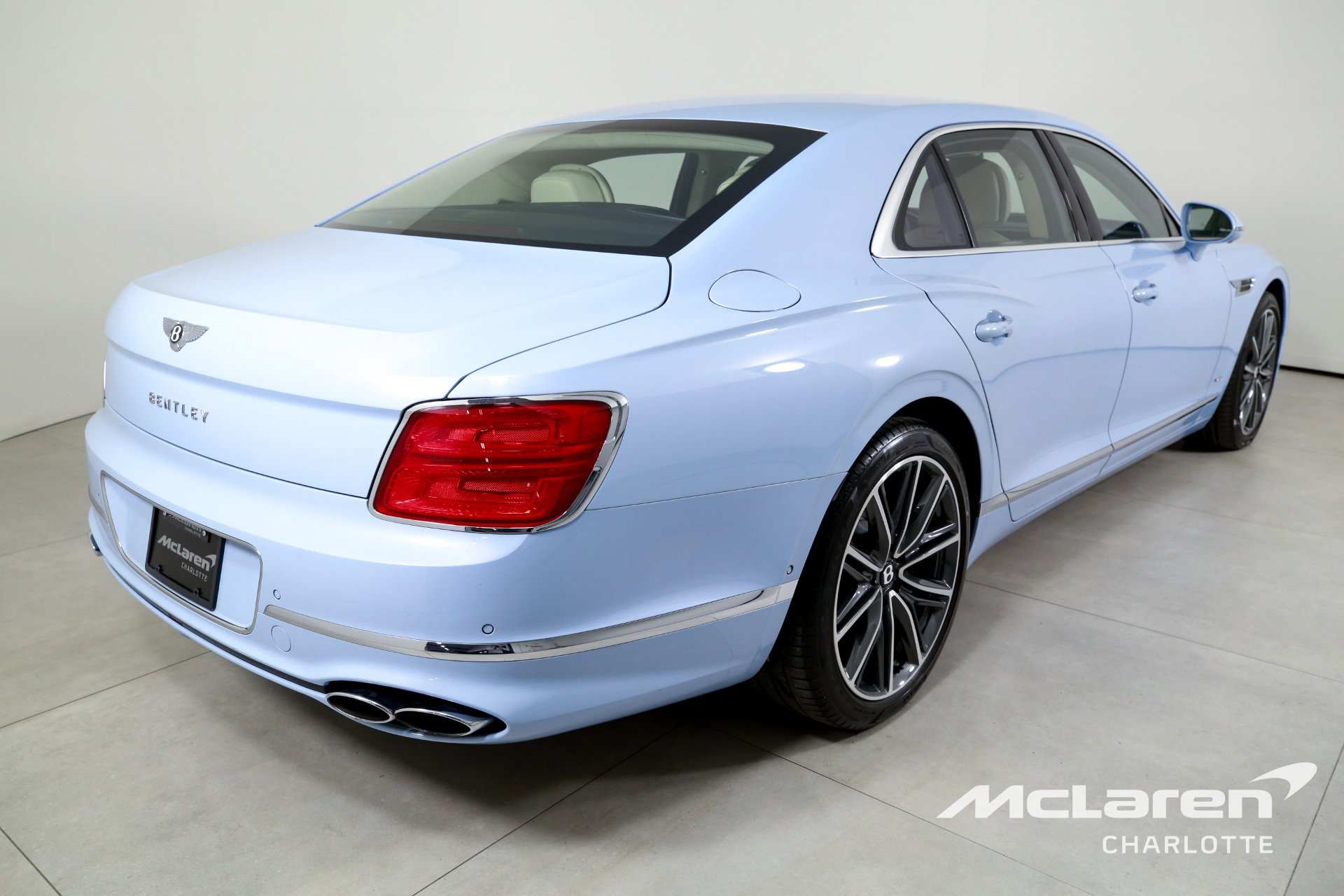 Used 2022 Bentley Flying Spur V8 image 8