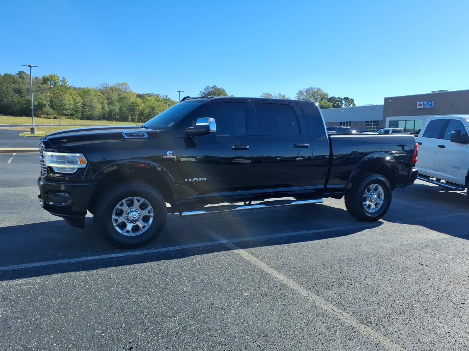 Used 2020 RAM 2500 Laramie AWD/4WD image 3