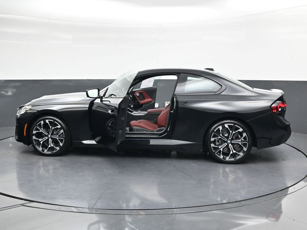 Used 2025 BMW 230i xDrive Coupe w/ Premium Package AWD/4WD image 32