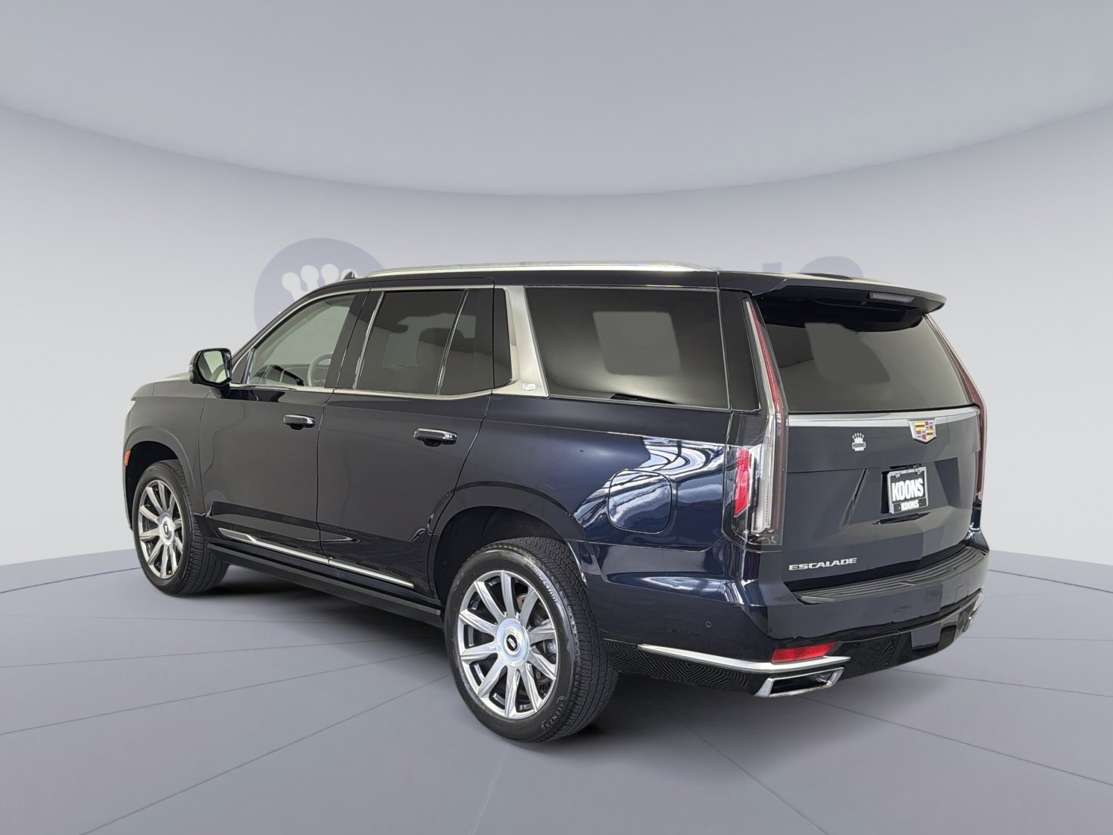 Used 2021 Cadillac Escalade Premium Luxury Platinum w/ Heavy-Duty Trailer Package image 4