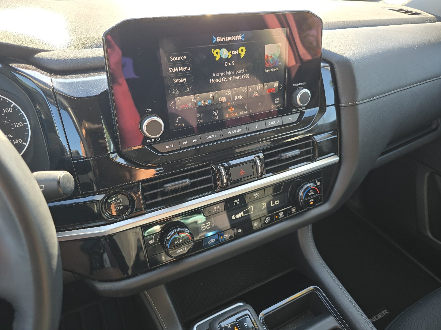 Used 2025 Nissan Pathfinder SV FWD image 36