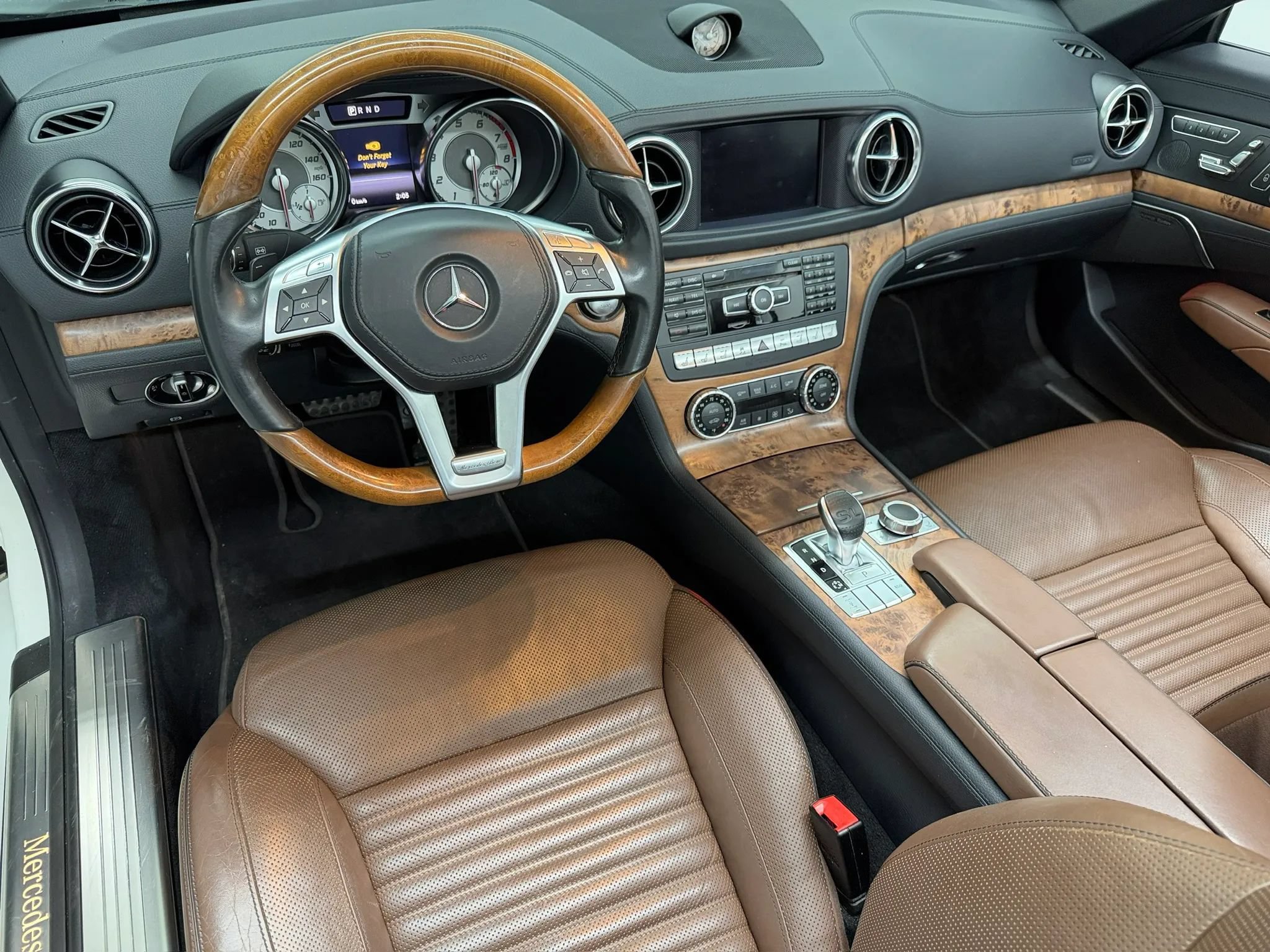 Used 2014 Mercedes-Benz SL 550 image 10