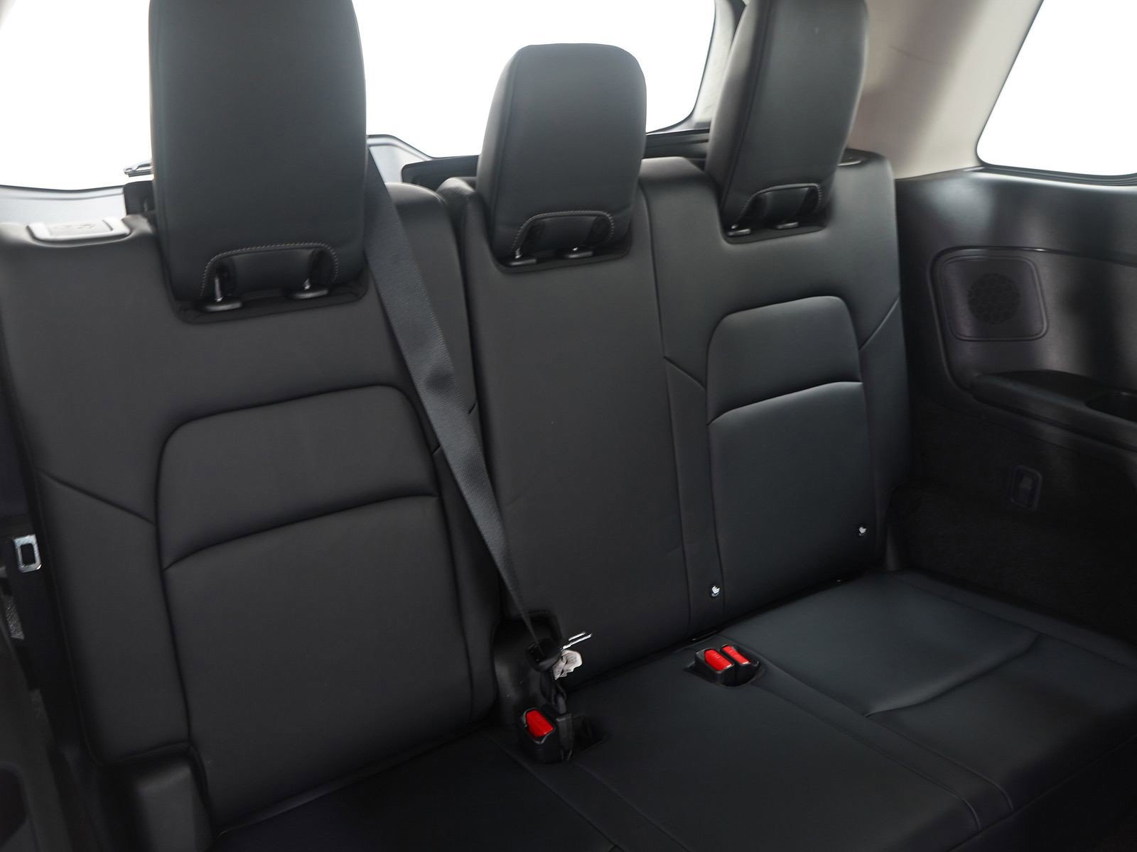 Used 2024 Nissan Pathfinder Platinum image 17